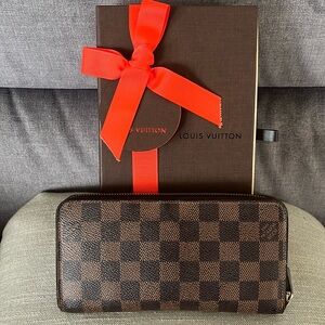 Louis Vuitton Damier Ebene Zippy Wallet